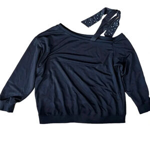 Like new condition, cute black sweater with pearl bow 3x Shien